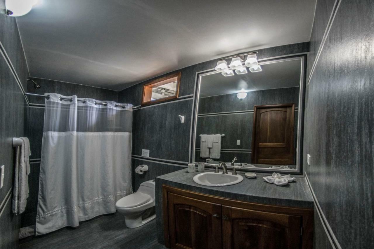 The Isabela Beach House Puerto Villamil Exterior photo