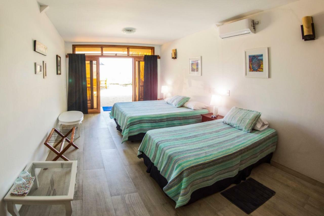 The Isabela Beach House Puerto Villamil Exterior photo